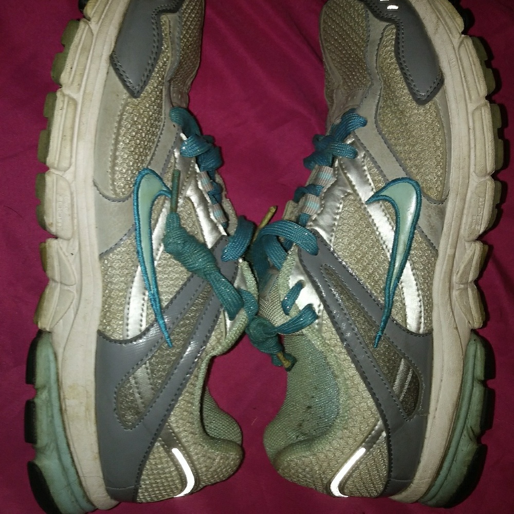 Women's Nike sneakers